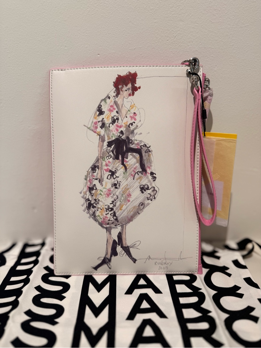 NWT Marc Jacobs THE RUNWAY ILLUSTRATION WRISTLET-ribbon pink